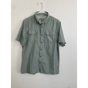 FIELD & STREAM Mens Medium Short Sleeve Button Up Shirt Vented Pockets Outdoor